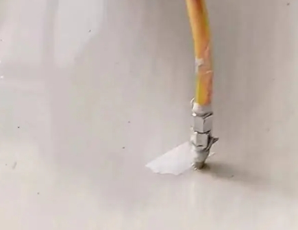 蚌埠瓷砖空鼓维修公司专业解答在瓷砖铺贴过程中，如果使用的砂料过粗（如全部使用了粗砂），可能会导致以下问题
